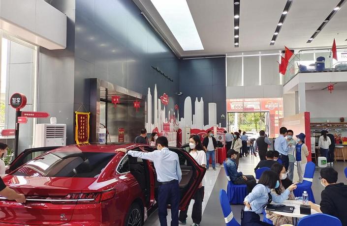 龍崗購車補(bǔ)貼政策出臺(tái)后,全區(qū)汽車行業(yè)迎來銷售&ldquo;小高峰&rdquo;